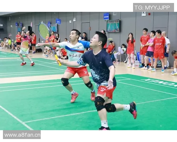 羽毛球深度解析深圳羽毛球队如何实现中路突破的战术与训练秘诀 羽毛球深度解析深圳羽毛球队如何实现中路突破的战术与训练秘诀